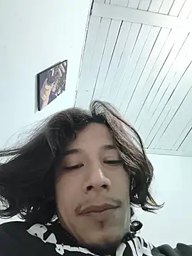 swagbabysk8 online show from March 20, 11:30 pm