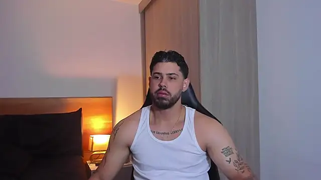 Justyn Torres online show from December 8, 6:17 pm