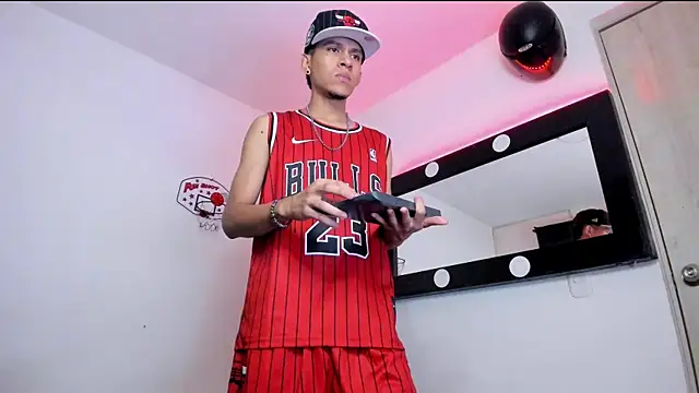Samuel Suarez online show from June 12, 2:10 am