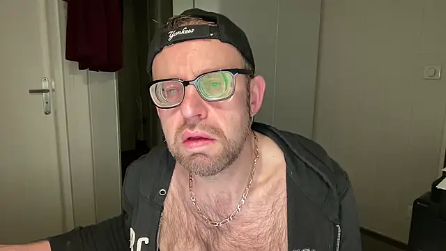 FABIOGLASSES online show from January 5, 5:30 pm