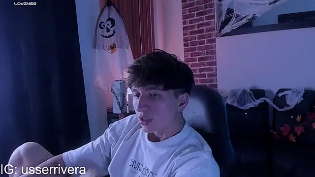 Thomass clark online show from October 11, 2:59 am