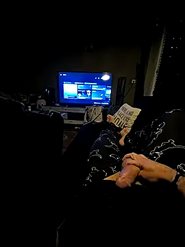 Snapshot of ROMAN2195 chatting on December 9, 4:34 am ROMAN2195 online show from December 9, 4:34 am