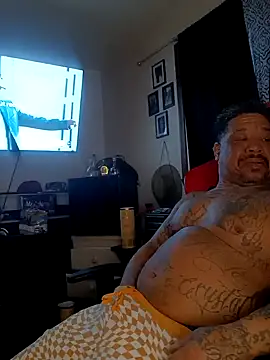 yellowwetfox online show from December 28, 2:33 pm