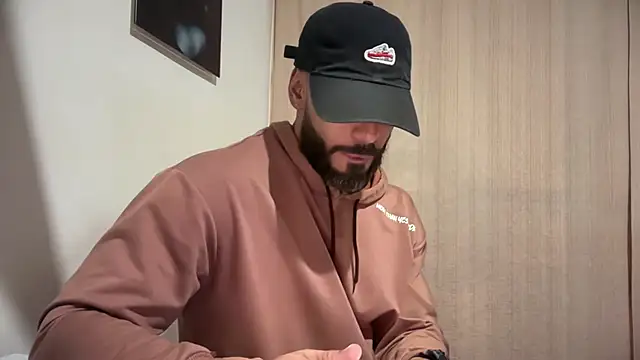 romeolovedark online show from March 9, 5:01 am