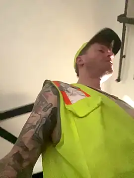 Mackwood89 online show from September 16, 9:26 pm