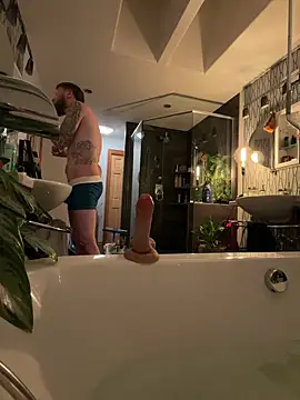 Mackwood89 online show from February 20, 2:30 pm