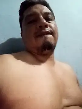 Snapshot of Vulckano43 chatting on October 7, 8:29 am Vulckano43 online show from October 7, 8:29 am