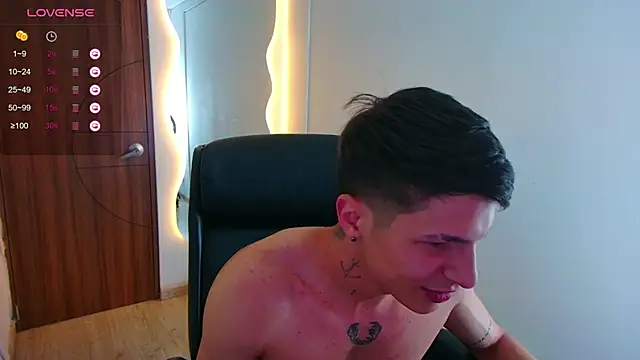 Snapshot of harrisoncuper chatting on February 13, 11:26 pm harrisoncuper online show from February 13, 11:26 pm