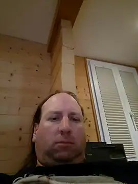 Snapshot of GeilerSchweizer chatting on February 9, 10:21 pm GeilerSchweizer online show from February 9, 10:21 pm