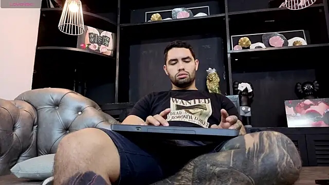 matteosantos online show from November 4, 11:33 am