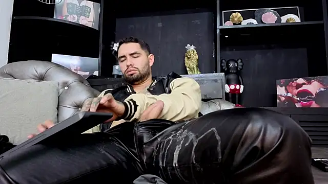 matteosantos online show from November 15, 1:24 pm