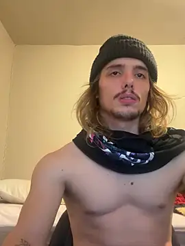 Snapshot of trippyski chatting on February 3, 5:07 am trippyski online show from February 3, 5:07 am