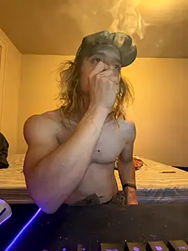 Snapshot of trippyski chatting on October 31, 6:26 am trippyski online show from October 31, 6:26 am