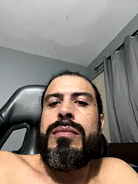 Snapshot of JayJayRod chatting on October 14, 11:56 pm JayJayRod online show from October 14, 11:56 pm