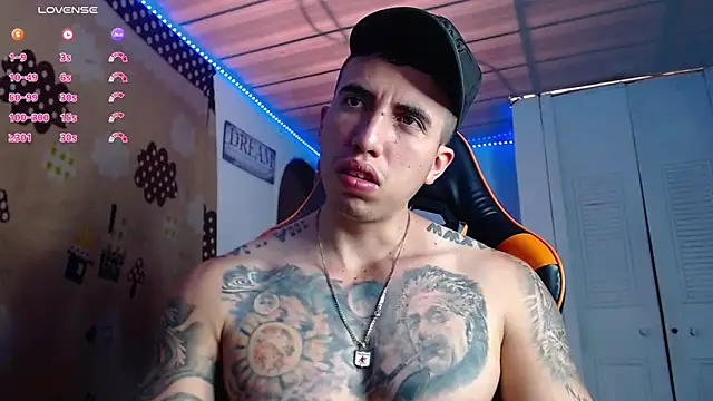 Adam Hudsond online show from December 4, 2:46 pm