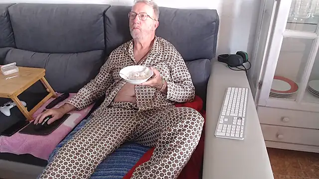 Nudelschwanz online show from December 7, 10:01 am