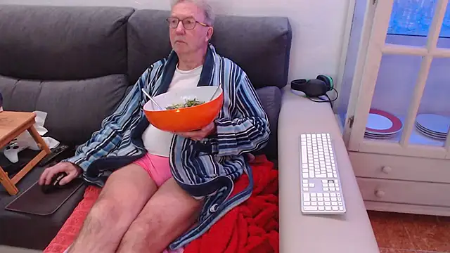 Nudelschwanz online show from February 8, 6:01 pm