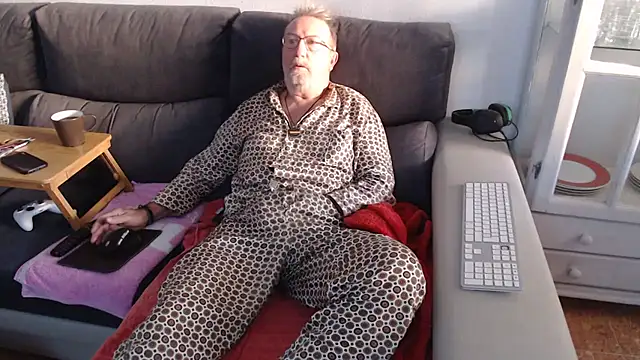 Nudelschwanz online show from December 16, 7:58 am