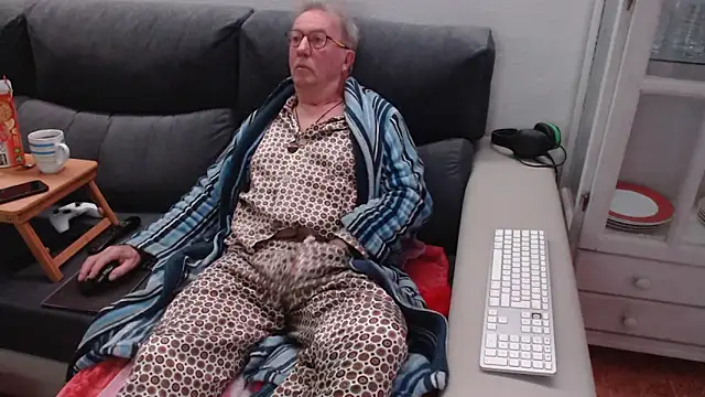 Nudelschwanz online show from February 8, 6:22 am