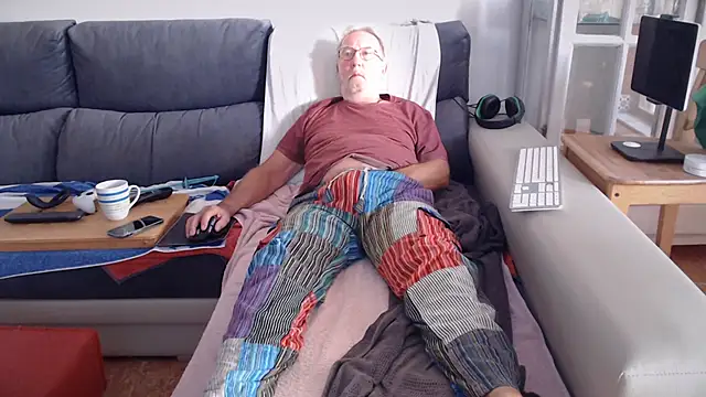 Nudelschwanz online show from September 23, 8:13 am