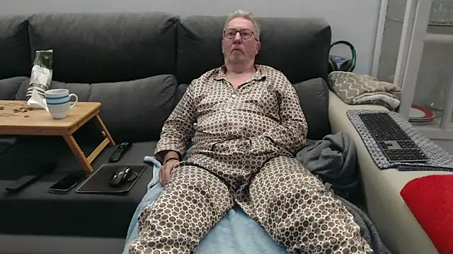 Nudelschwanz online show from March 2, 6:25 am