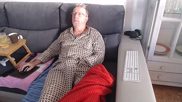 Nudelschwanz online show from December 8, 8:30 am