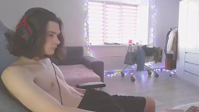 Snapshot of CandyChell chatting on December 24, 10:55 am CandyChell online show from December 24, 10:55 am