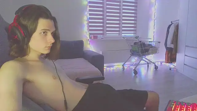 Snapshot of CandyChell chatting on December 28, 11:52 am CandyChell online show from December 28, 11:52 am