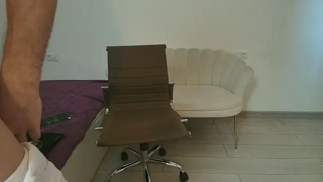 TheTopAlex online show from February 13, 8:09 am