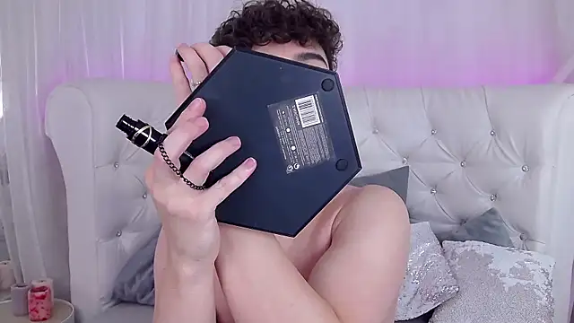 RobbyCharming online show from November 14, 3:42 am