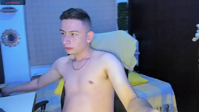 Snapshot of Christ_Miller3 chatting on March 2, 12:42 am Christ Miller3 online show from March 2, 12:42 am