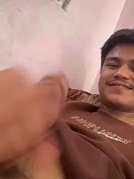 Hullax online show from April 13, 3:29 am