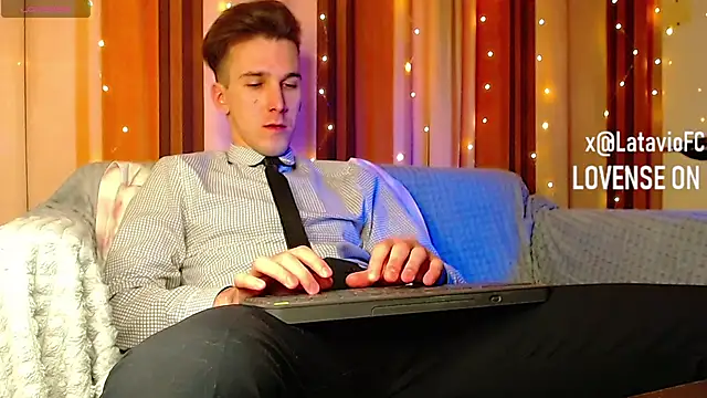 Midnighter  online show from February 5, 2:02 pm