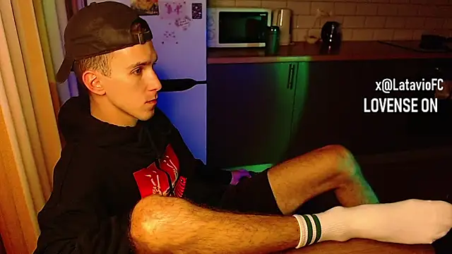 Snapshot of Midnighter_ chatting on September 28, 3:15 am Midnighter  online show from September 28, 3:15 am