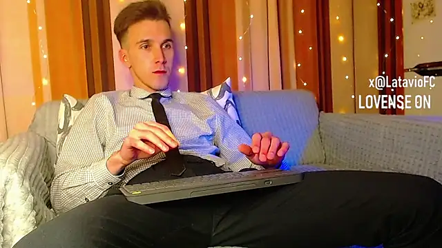 Midnighter  online show from December 13, 11:11 pm