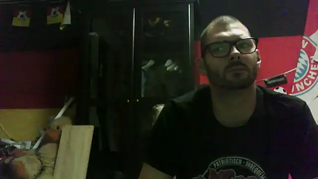 Die-geile-Sau online show from November 3, 7:48 pm