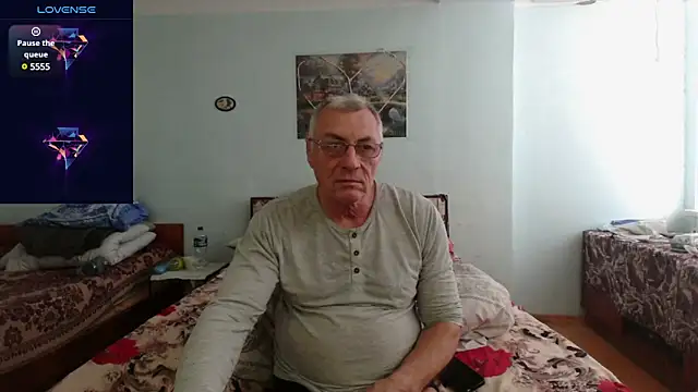 Snapshot of sexman181166 chatting on February 12, 11:07 am sexman181166 online show from February 12, 11:07 am