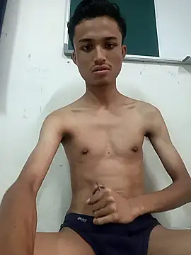 Hunter Hault online show from December 3, 10:43 am