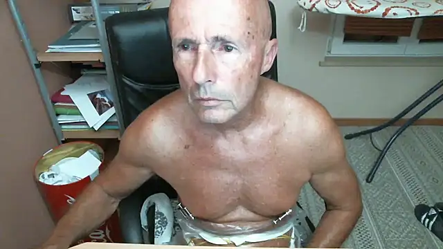 olibrius71 online show from September 20, 9:04 pm