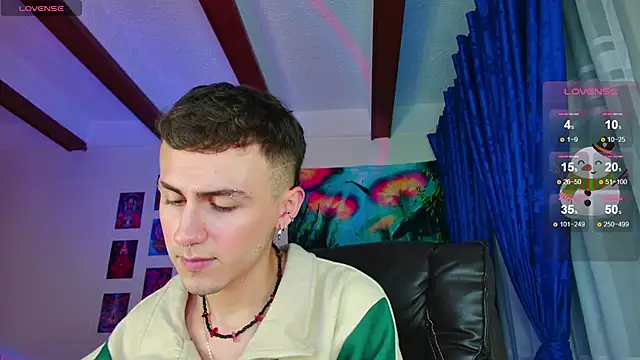 Snapshot of dimitri-bilak chatting on December 17, 12:34 am dimitri-bilak online show from December 17, 12:34 am