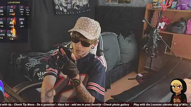 AcidMilo online show from December 5, 5:31 pm