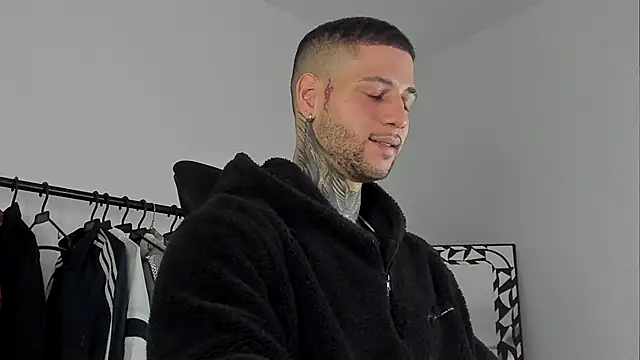  jamesleandros1 online show from October 16, 10:18 pm