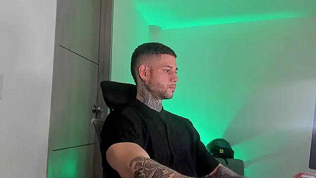  jamesleandros1 online show from June 1, 3:51 am