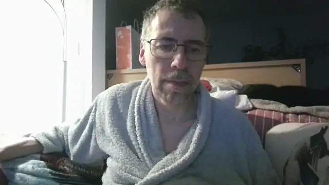 ptitcanard60600 online show from April 4, 8:50 pm