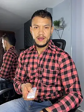 ARON TAYLER01 online show from January 24, 12:41 pm