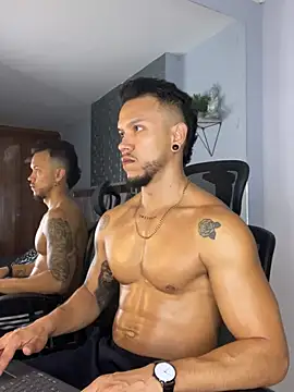 ARON TAYLER01 online show from January 28, 12:54 pm