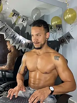 ARON TAYLER01 online show from February 25, 12:24 pm