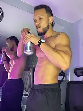 ARON TAYLER01 online show from November 7, 10:40 am