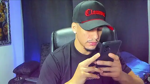 jhonnysnow17 online show from November 30, 1:07 am