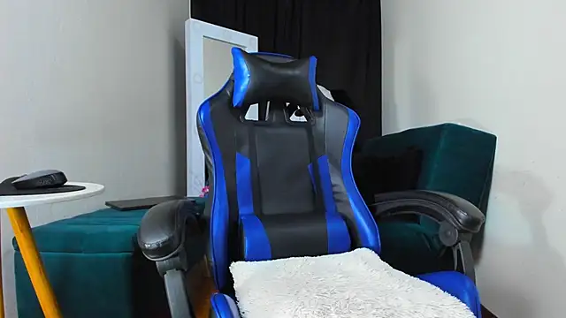 Snapshot of LiamCossio_ chatting on January 9, 11:34 pm LiamCossio online show from January 9, 11:34 pm